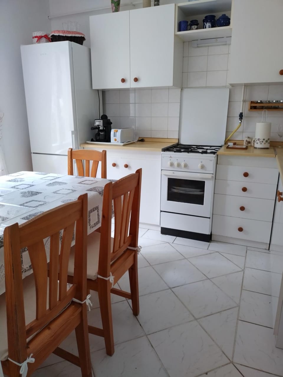 Dining area, kitchen
