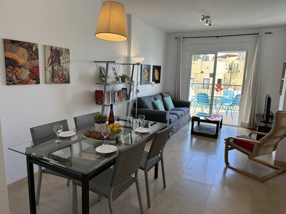 Communal lounge/ TV room, Living room