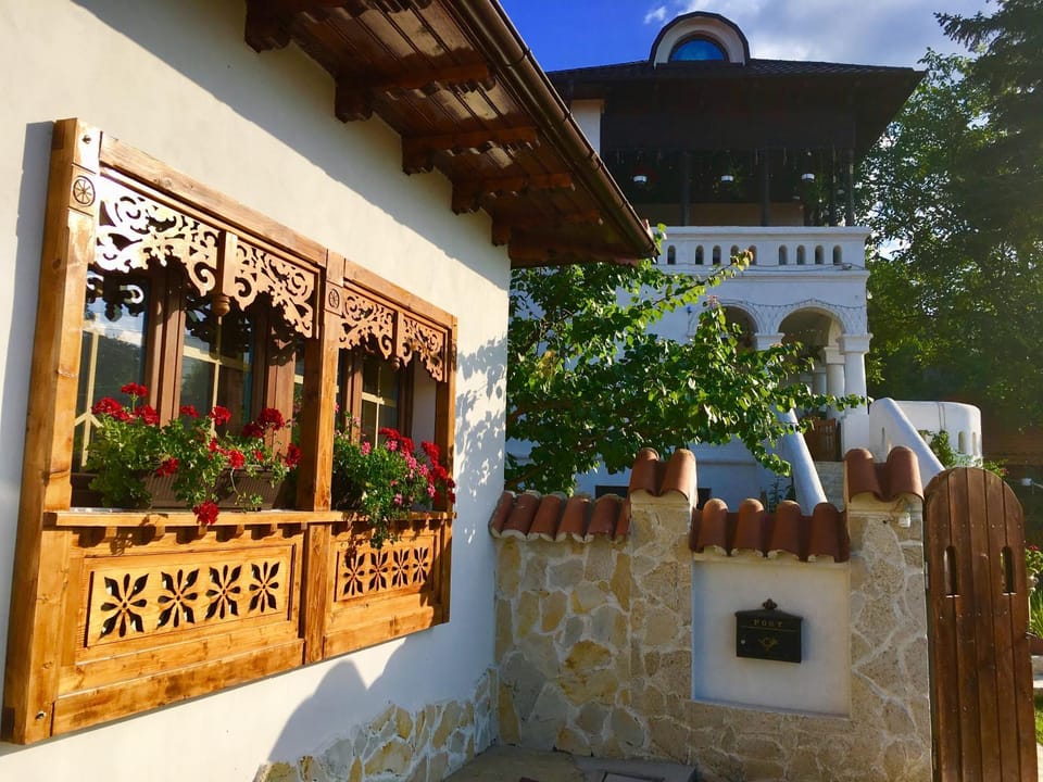 Conacul Grigorescu Bed and Breakfast in Romania