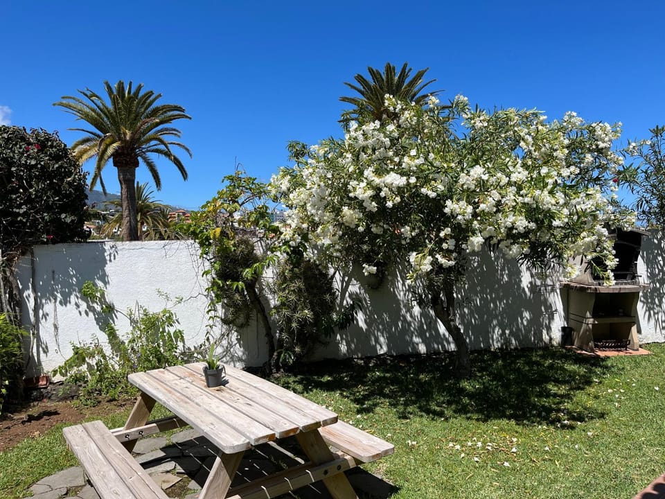 BBQ facilities, Garden, Dining area
