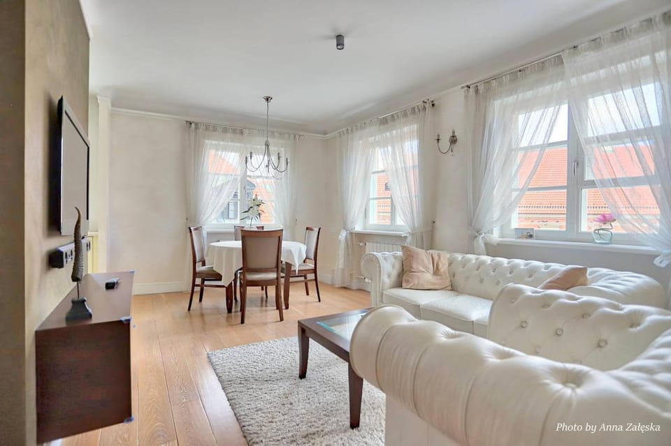 Living room, Diving
