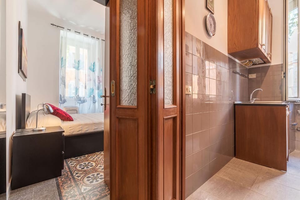 Kitchen or kitchenette, Bedroom
