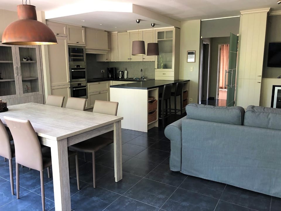 Kitchen or kitchenette, Lounge or bar, Business facilities