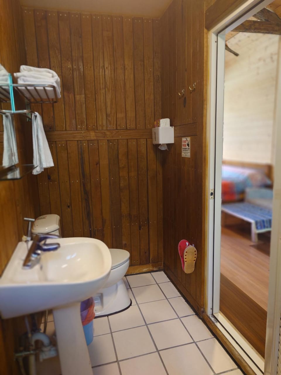 Golden Leather Carving Studio Bed and Breakfast in Kaohsiung