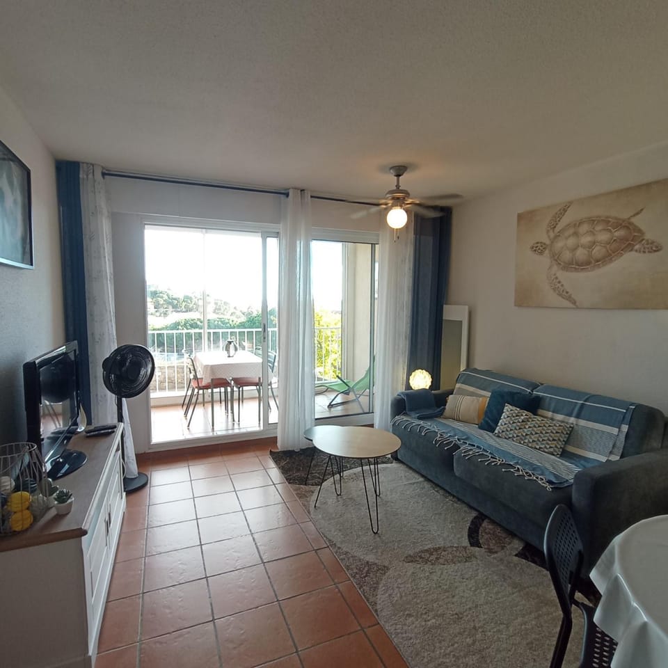 TV and multimedia, Balcony/Terrace, Living room