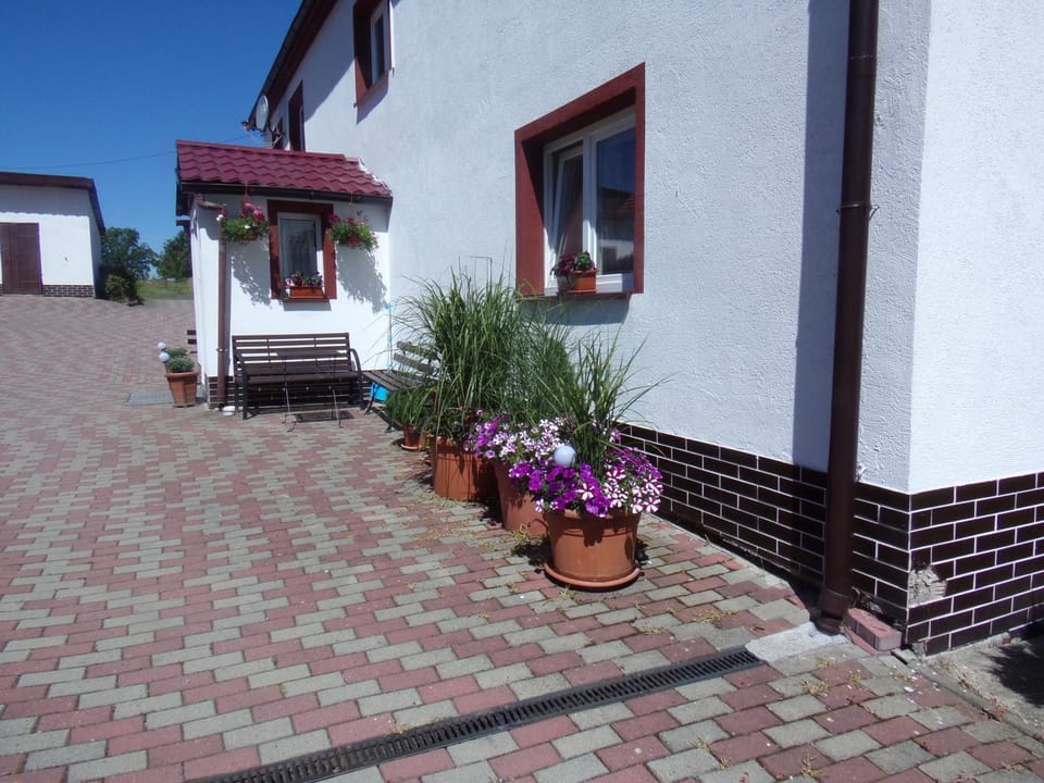 Patio, Facade/entrance