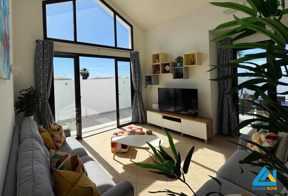 Communal lounge/ TV room, Living room