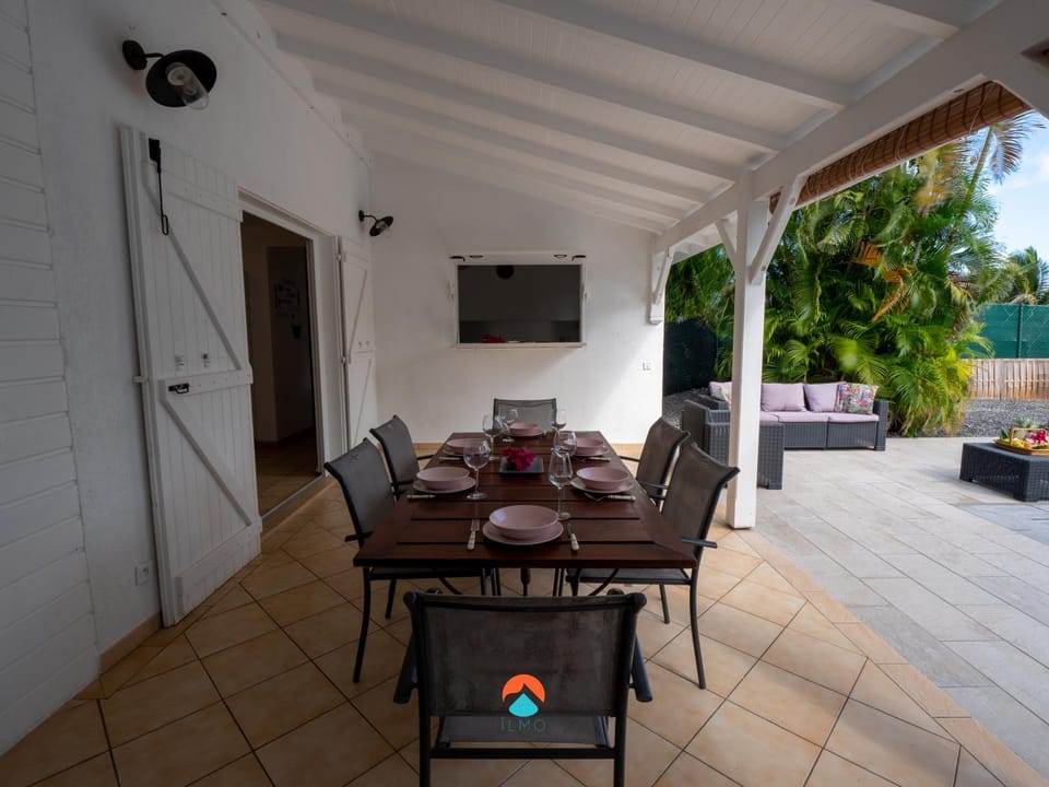 Patio, Dining area