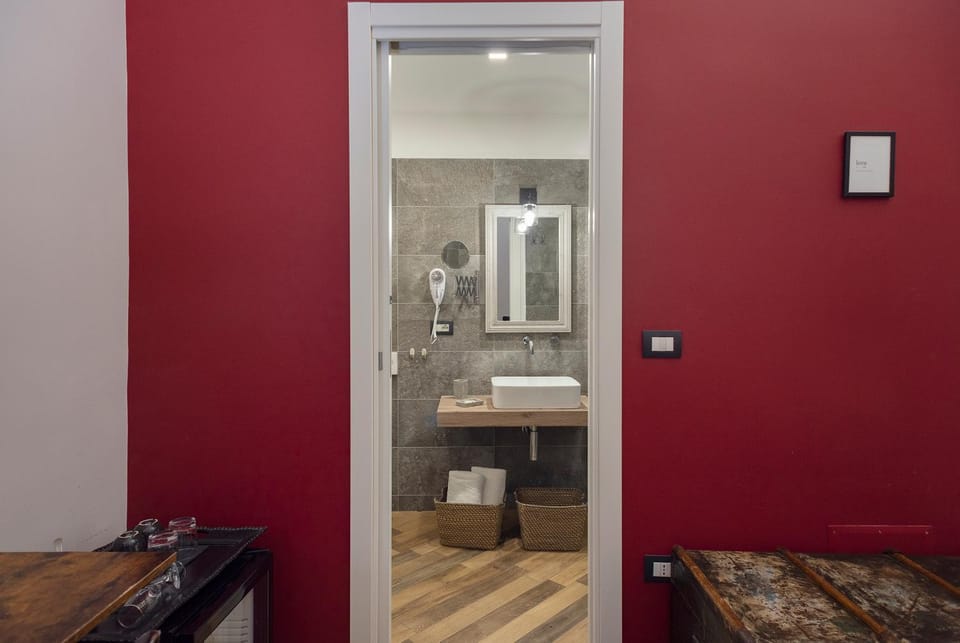 Bathroom, Decorative detail, Bedroom, heating, oven, towels