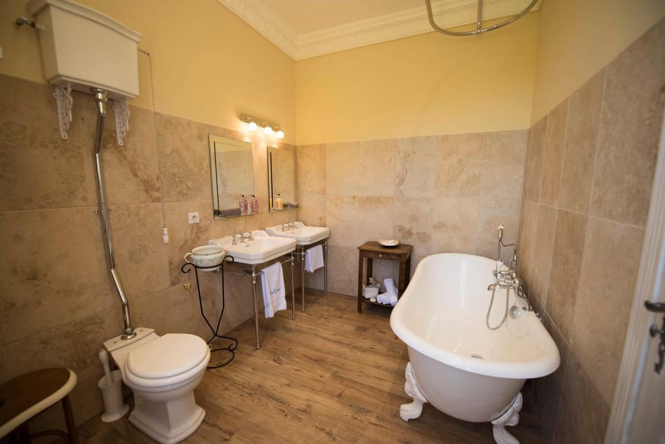 Toilet, Bathroom, towels