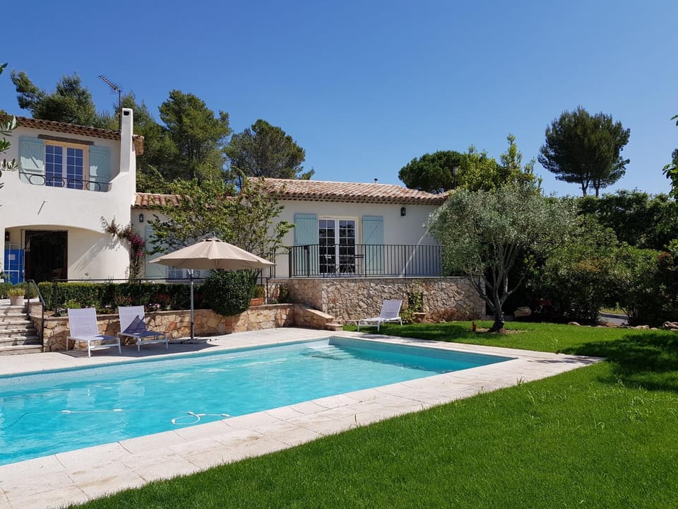 Azurea Bed and Breakfast in Valbonne