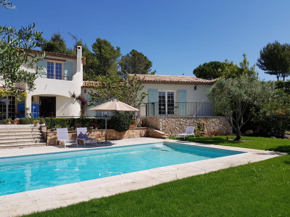 Azurea Bed and Breakfast in Valbonne