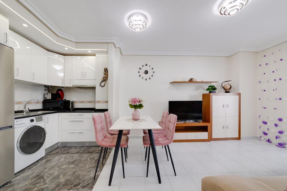 Kitchen or kitchenette, Living room