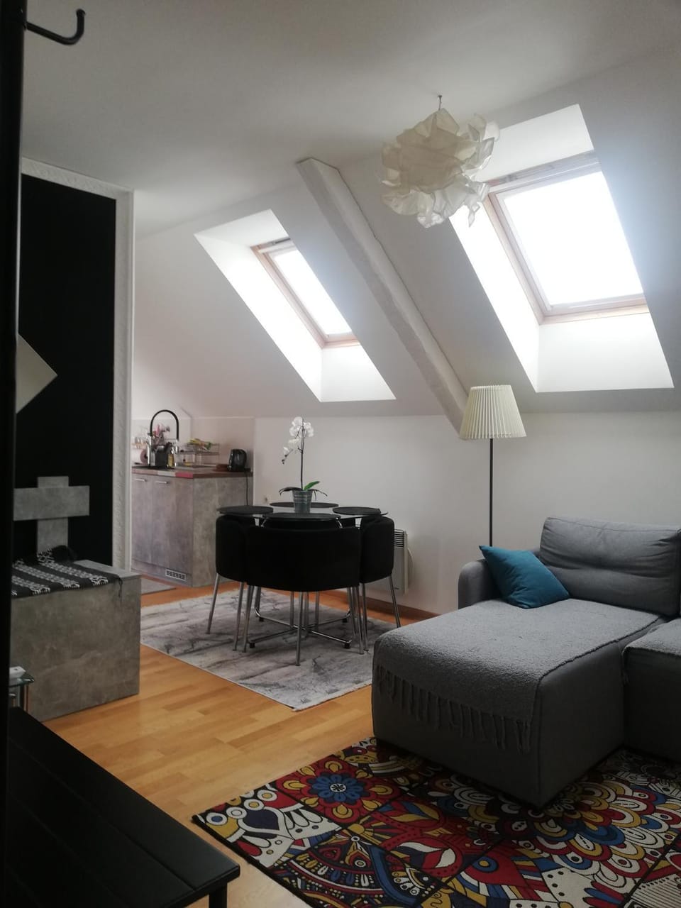 Living room, Seating area, Dining area