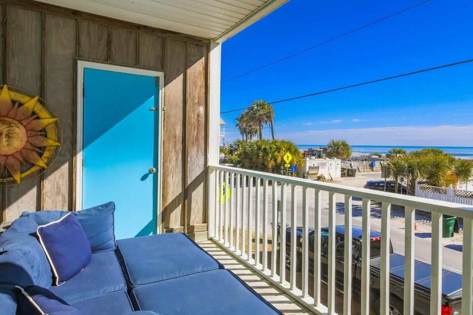 Hang 6 House in Folly Beach