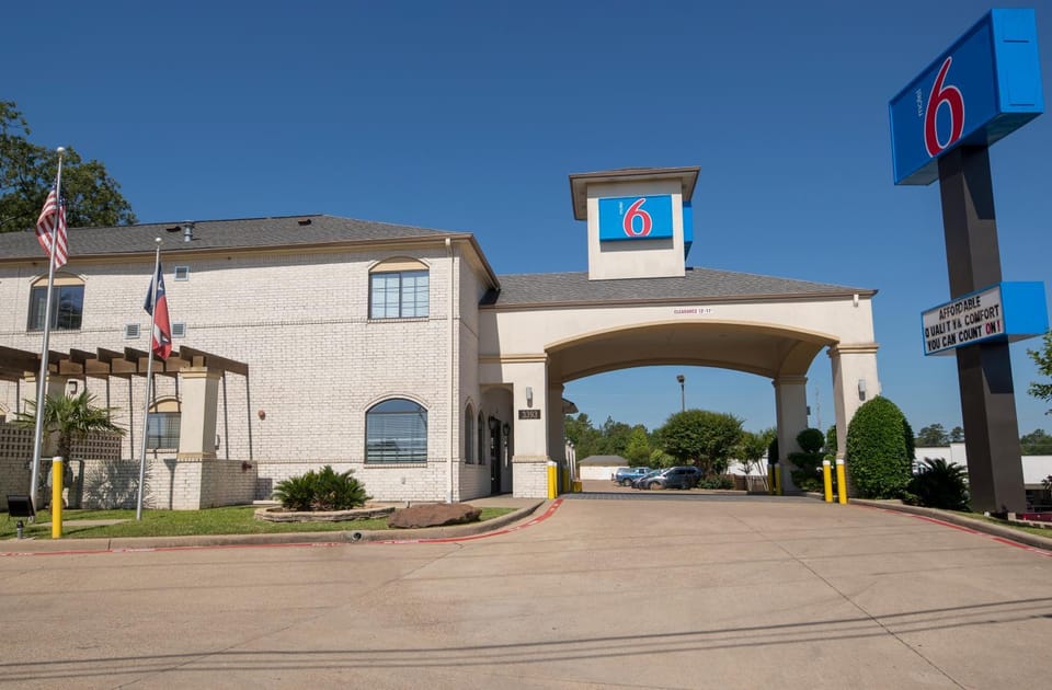 Facade/entrance, Property logo or sign