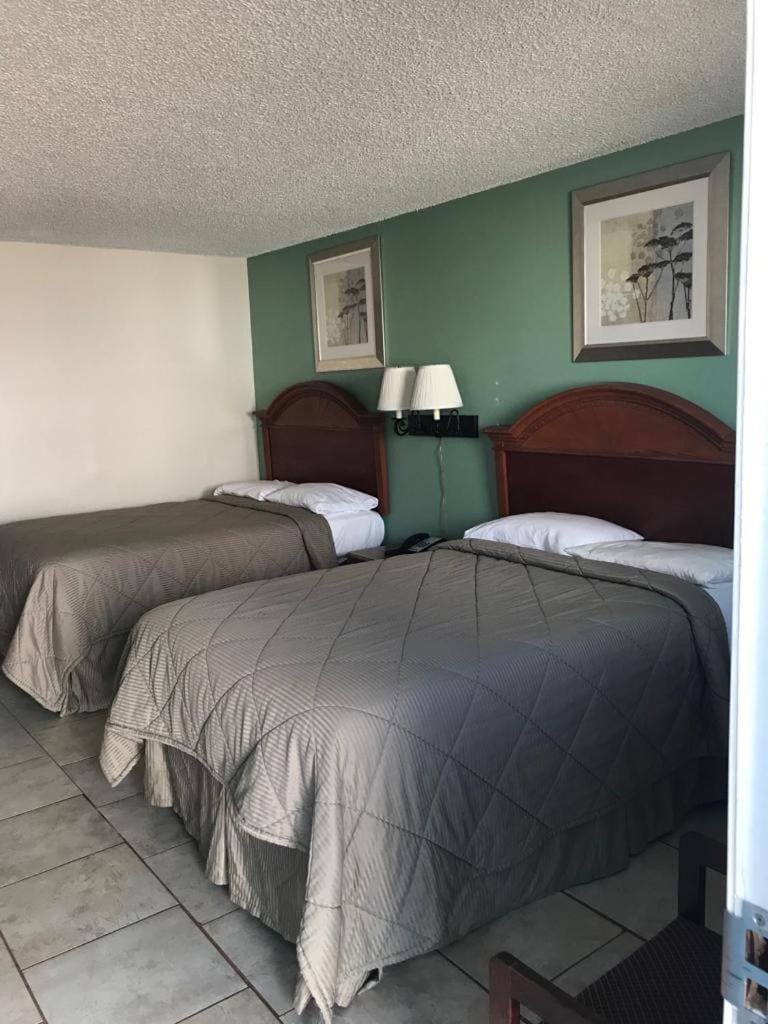 Lakeside inn Hotel in Longtown