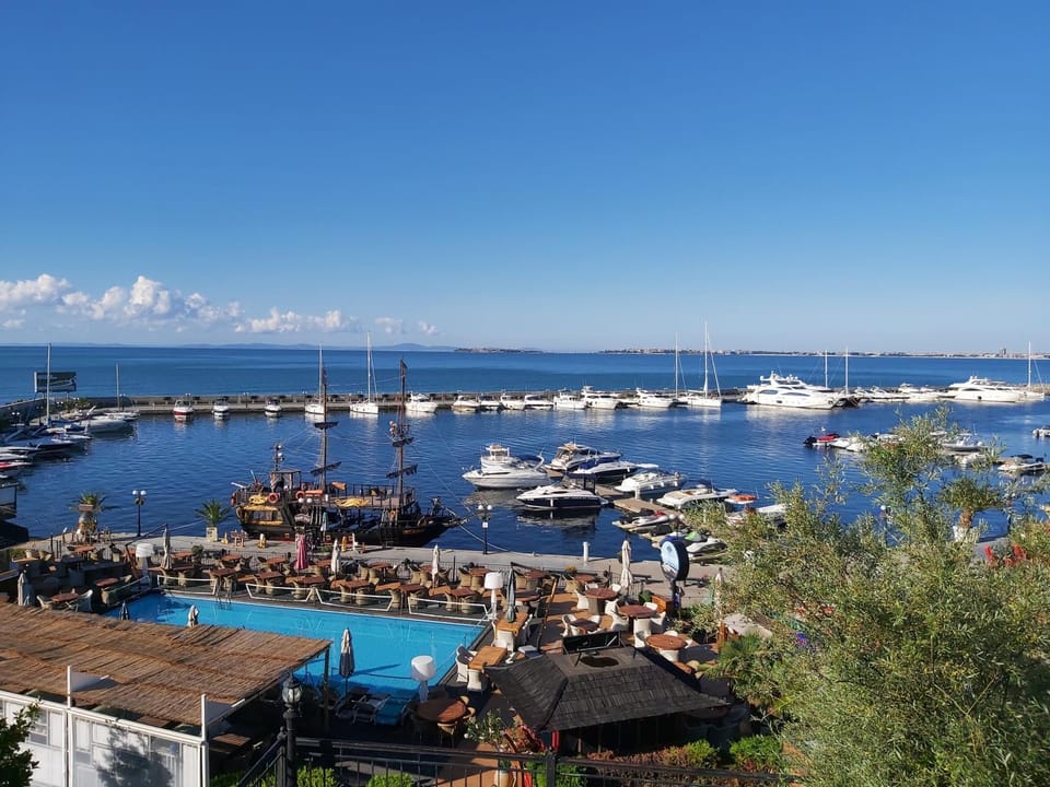 Sea Paradise Apartment in Burgas Province