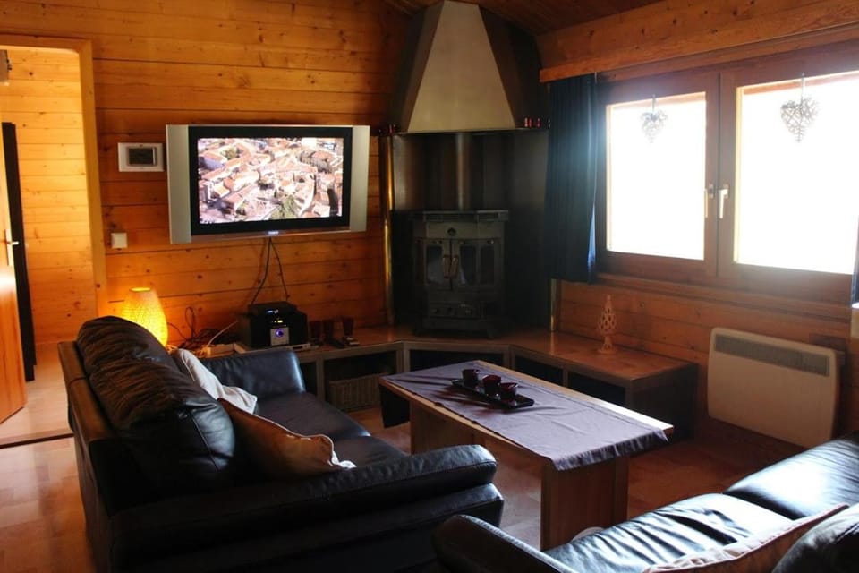 Chalet Dennerust - The Original House in Wallonia, Belgium