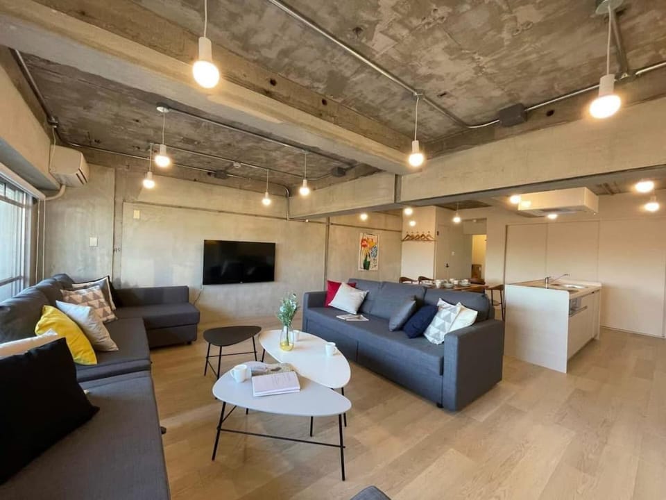b hotel Dai3Himawari - 30 sec to PeacePark!! HUGE comfort house Up to 10p Apartment in Hiroshima