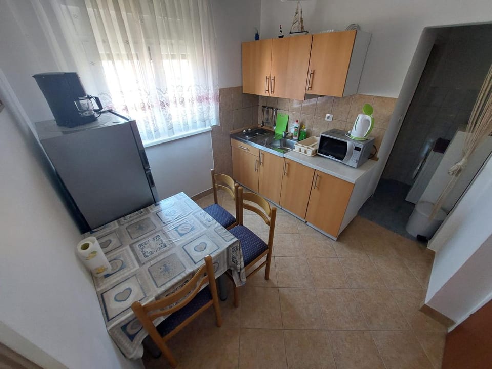 Kitchen or kitchenette, Seating area, Dining area, minibar, pet friendly