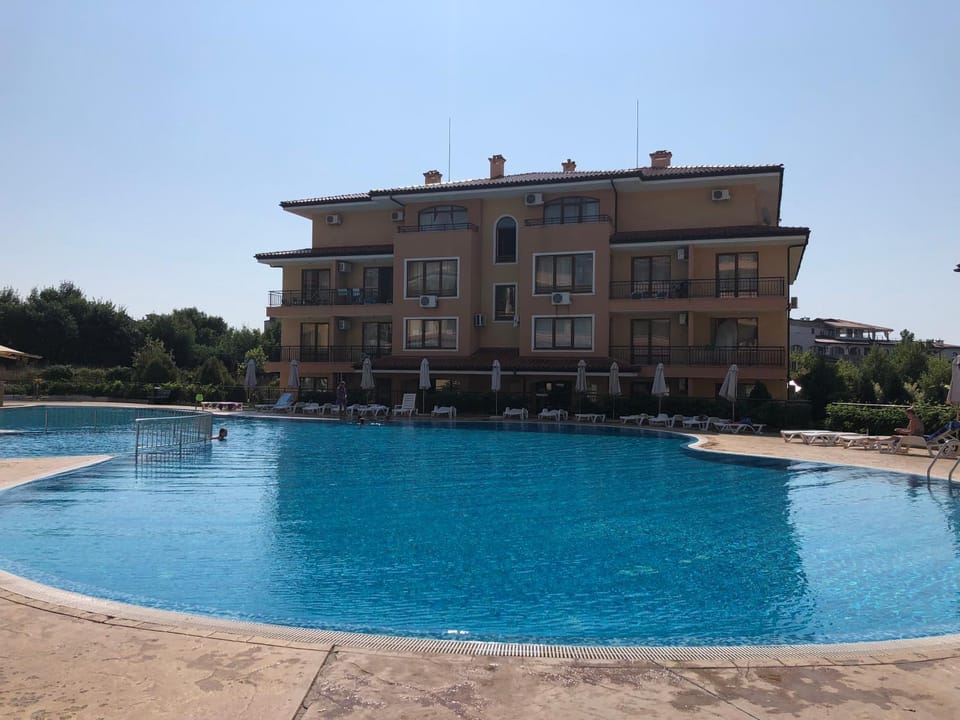 Property building, Swimming pool, Swimming pool