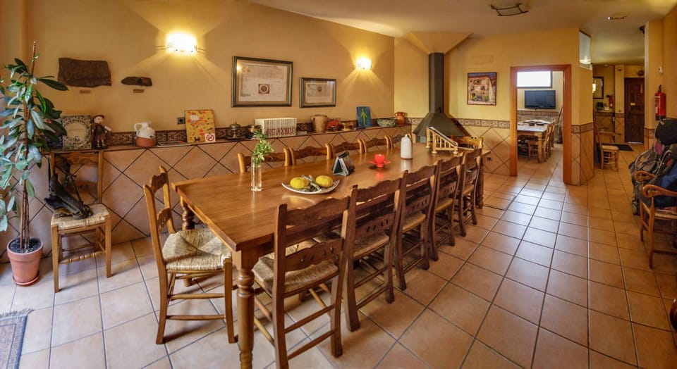 ALBERGUE SAN SATURNINO Hostel in La Rioja