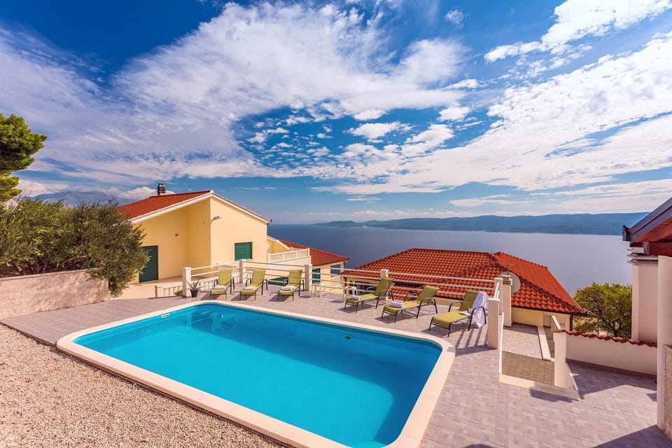Balcony/Terrace, Sea view, Swimming pool