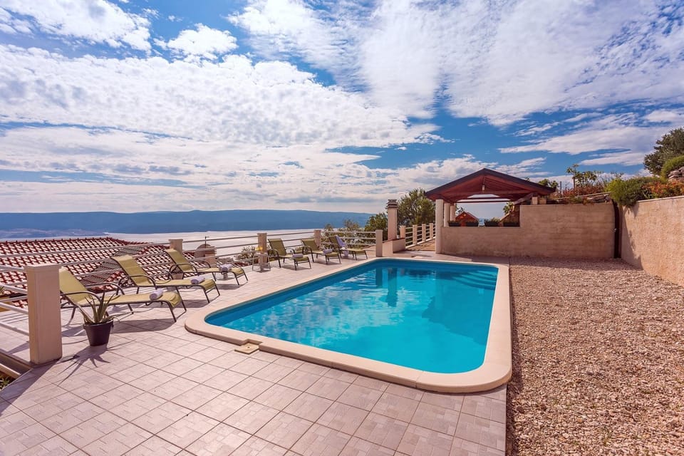 BBQ facilities, Mountain view, Sea view