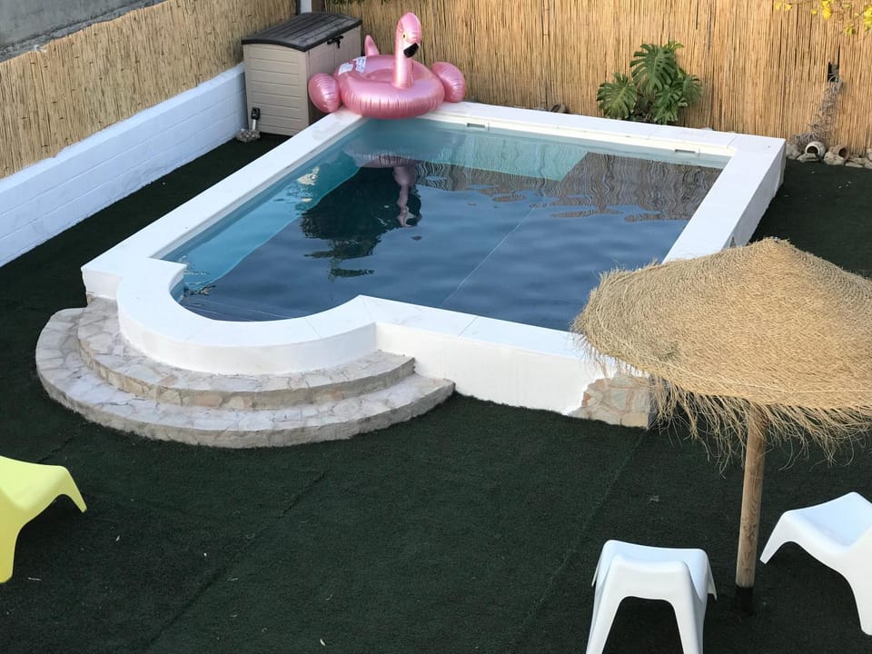 Swimming pool, Swimming pool
