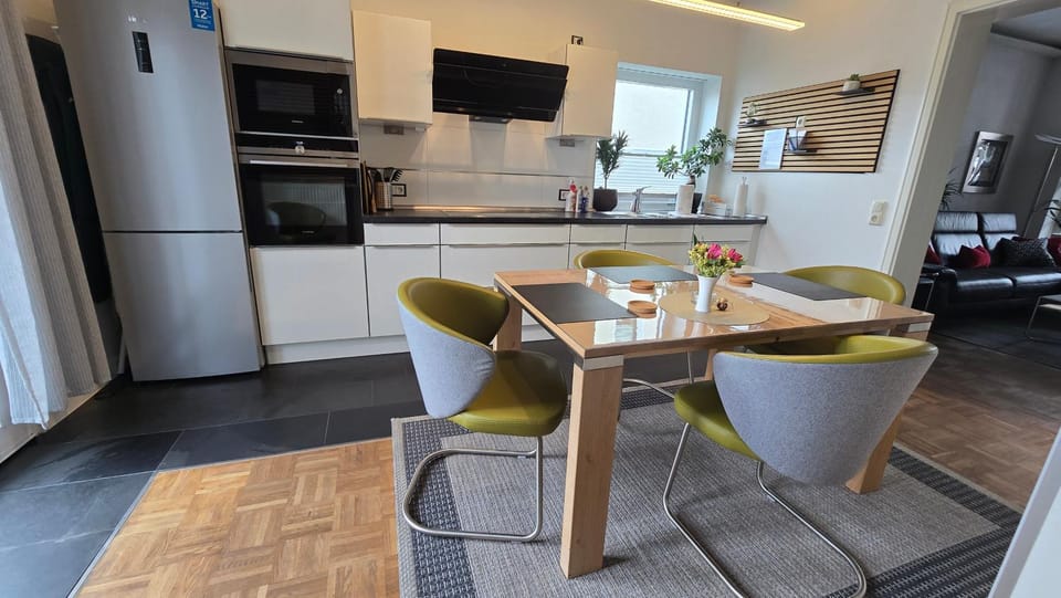 Kitchen or kitchenette, Living room, Seating area, Dining area, dishwasher, oven, stove
