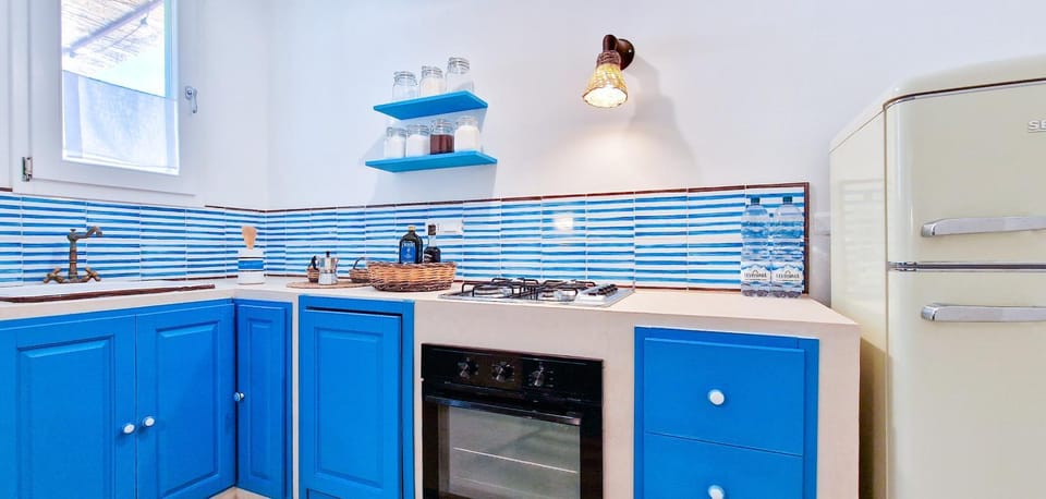 Kitchen or kitchenette, dishwasher, minibar, oven, pet friendly, stove