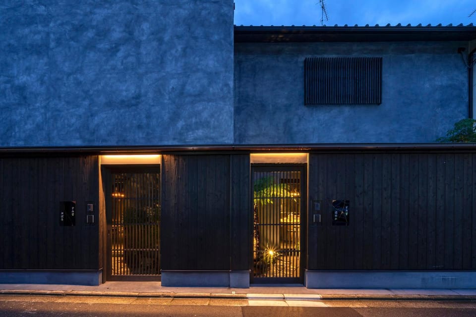 Property building, Facade/entrance, Night
