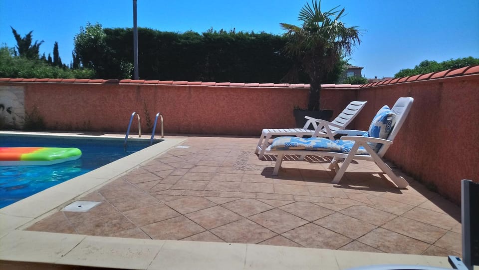 Swimming pool, Swimming pool