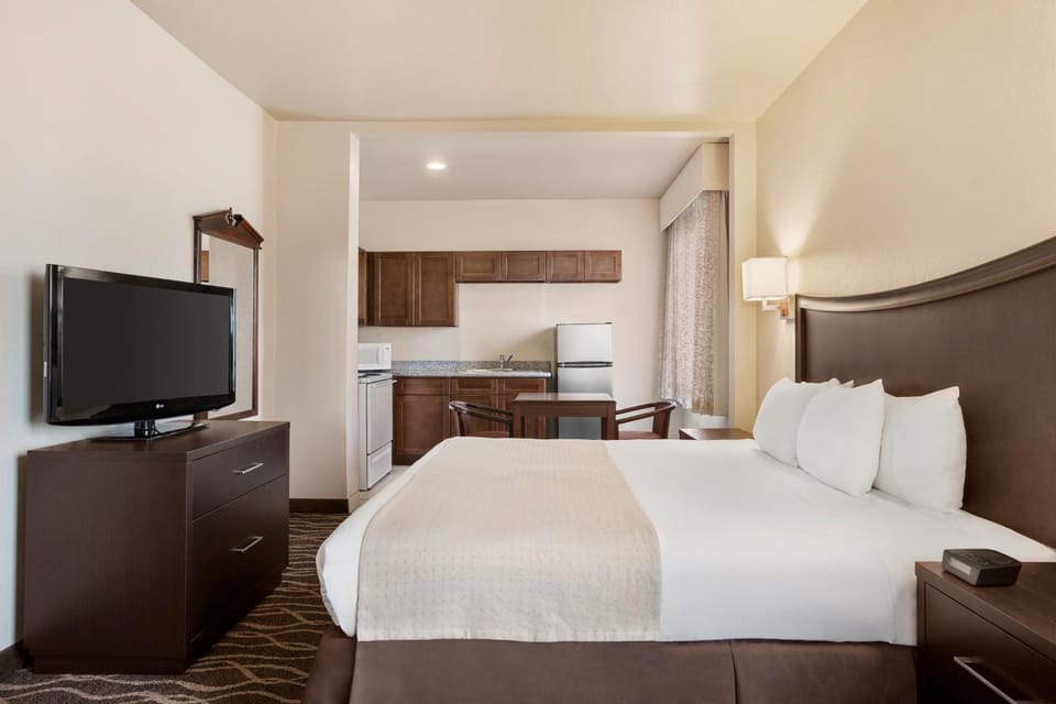 Bed, Kitchen or kitchenette