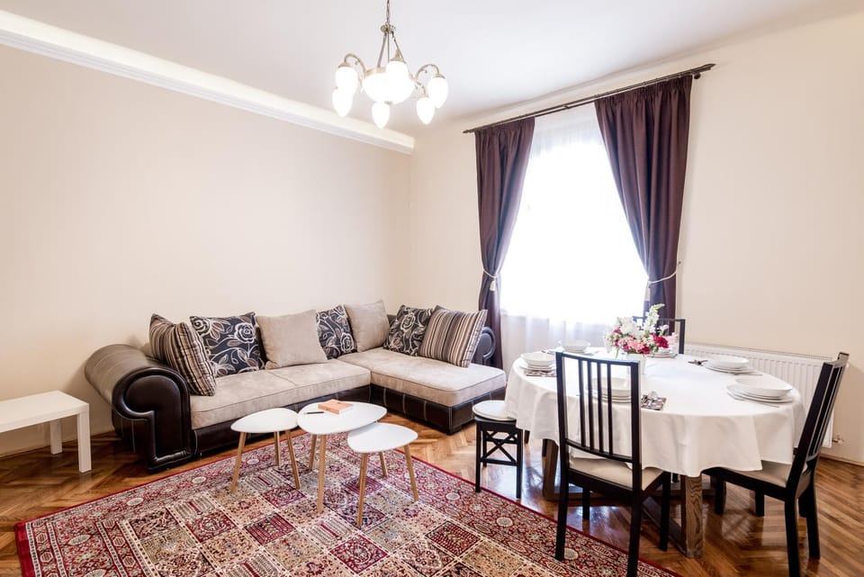 Living room, Seating area, Dining area