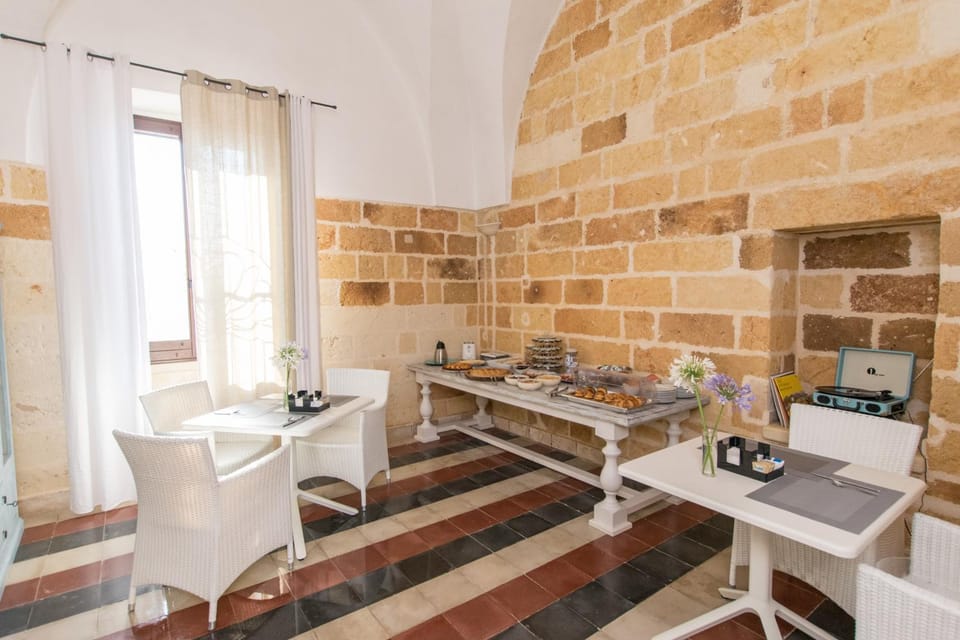 Restaurant/places to eat, Food and drinks, On site, Continental breakfast, Buffet breakfast, Italian breakfast, Drinks, Non alcoholic drinks