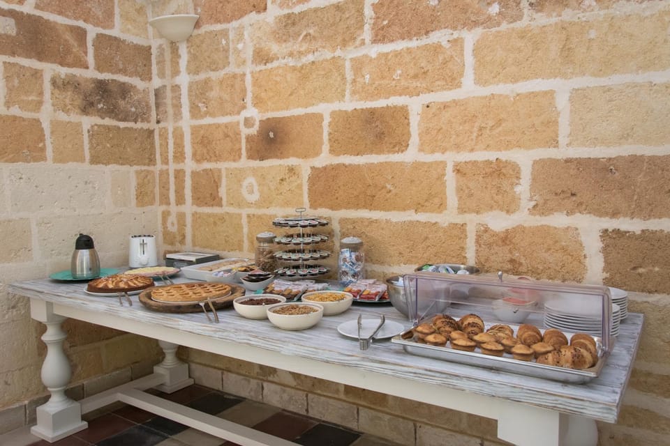 Food and drinks, Food, Breakfast, Continental breakfast, Buffet breakfast