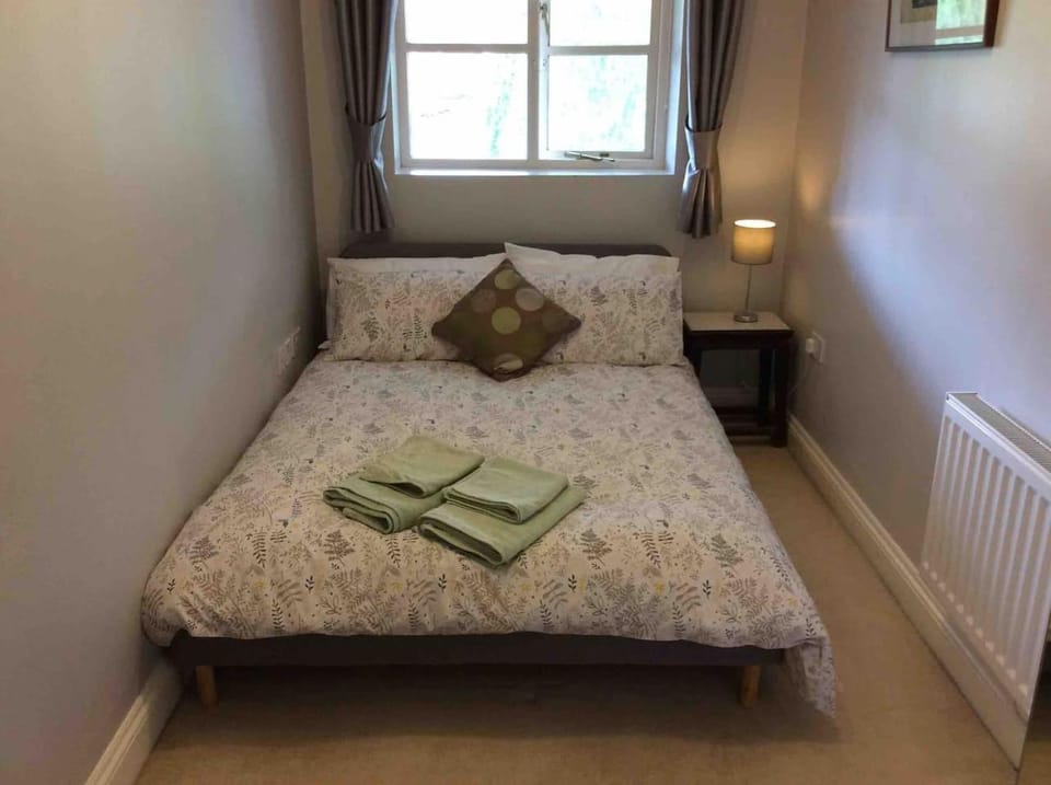 Stansted spacious 2-bed apartment, easy access to Stansted Airport & London Apartment in Uttlesford