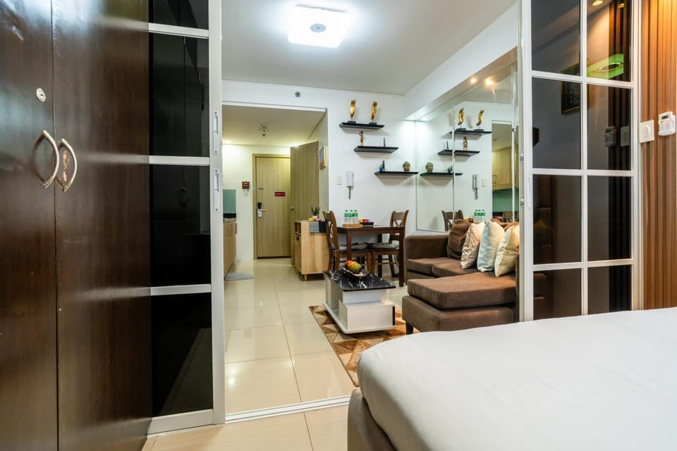 Modern Condo at Shore 1 Residences Tower C - Near Mall of Asia Apartment in Pasay