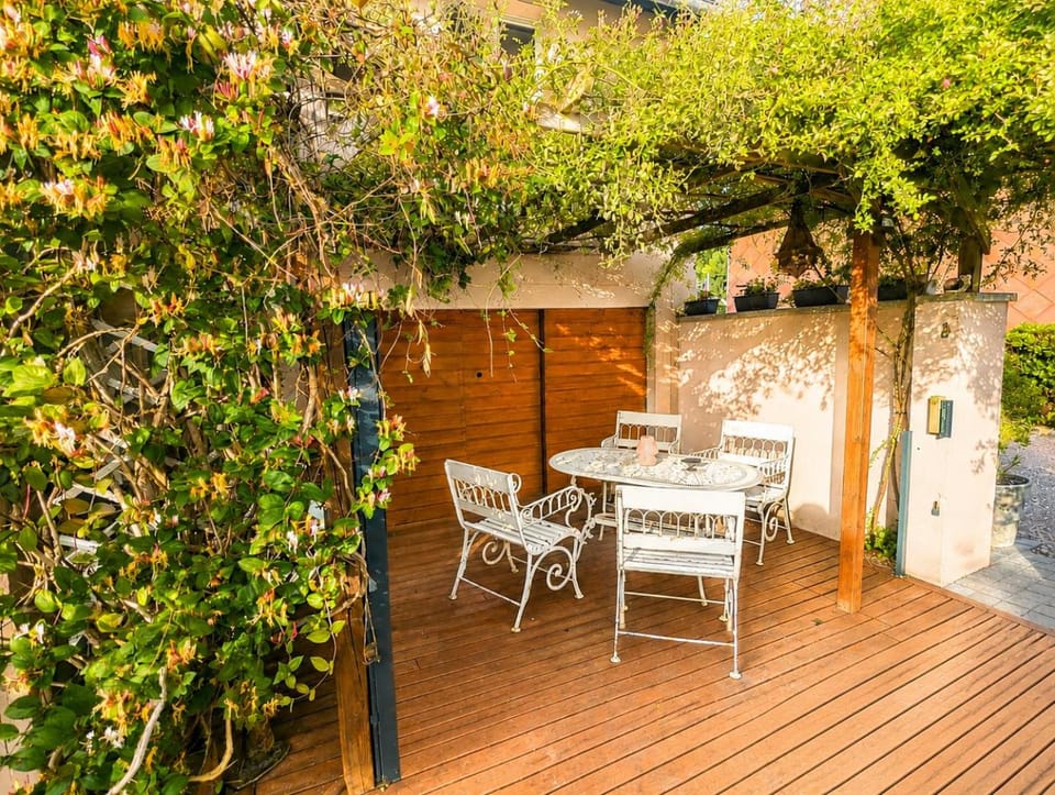 La Cour Du Puits, Chambre Darjeeling Vacation rental in Normandy