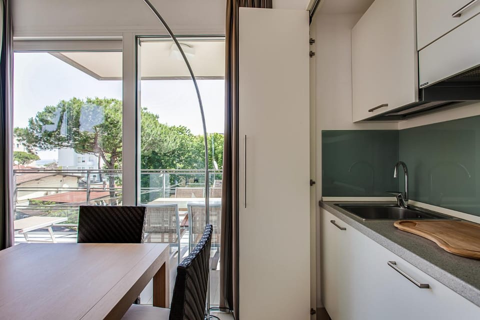 Balcony/Terrace, Kitchen or kitchenette, Dining area
