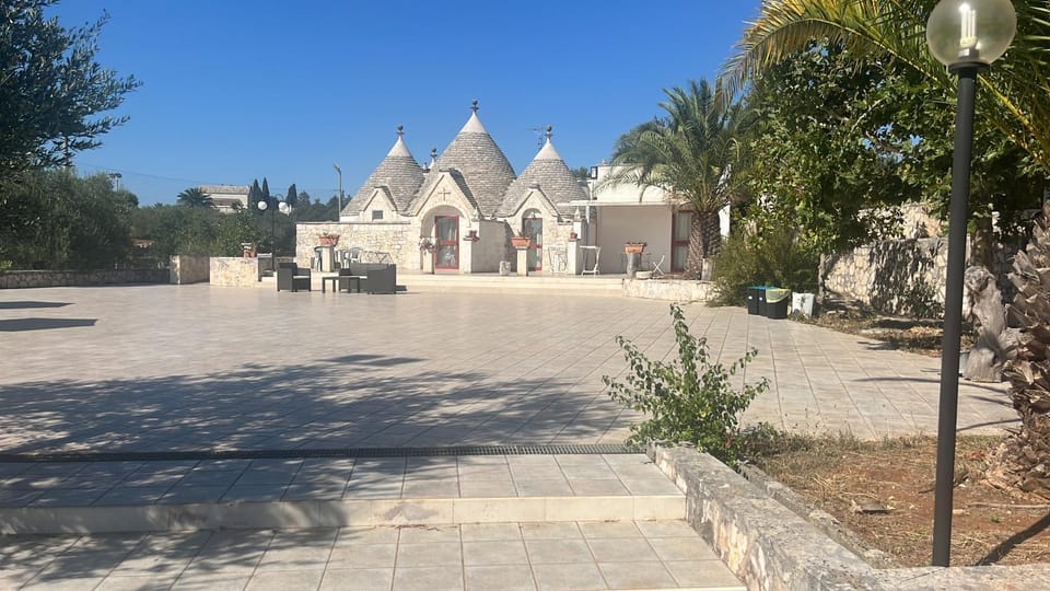 Property building, Day, Street view