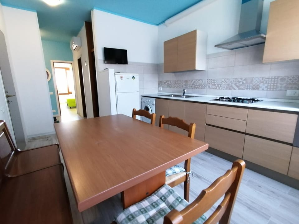 Kitchen or kitchenette, Living room, Seating area