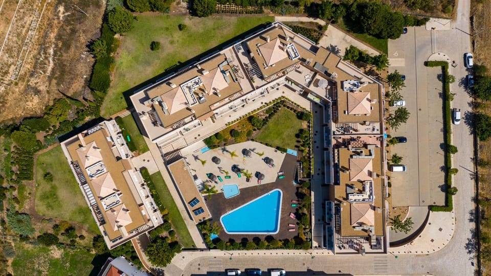 Off site, Bird's eye view