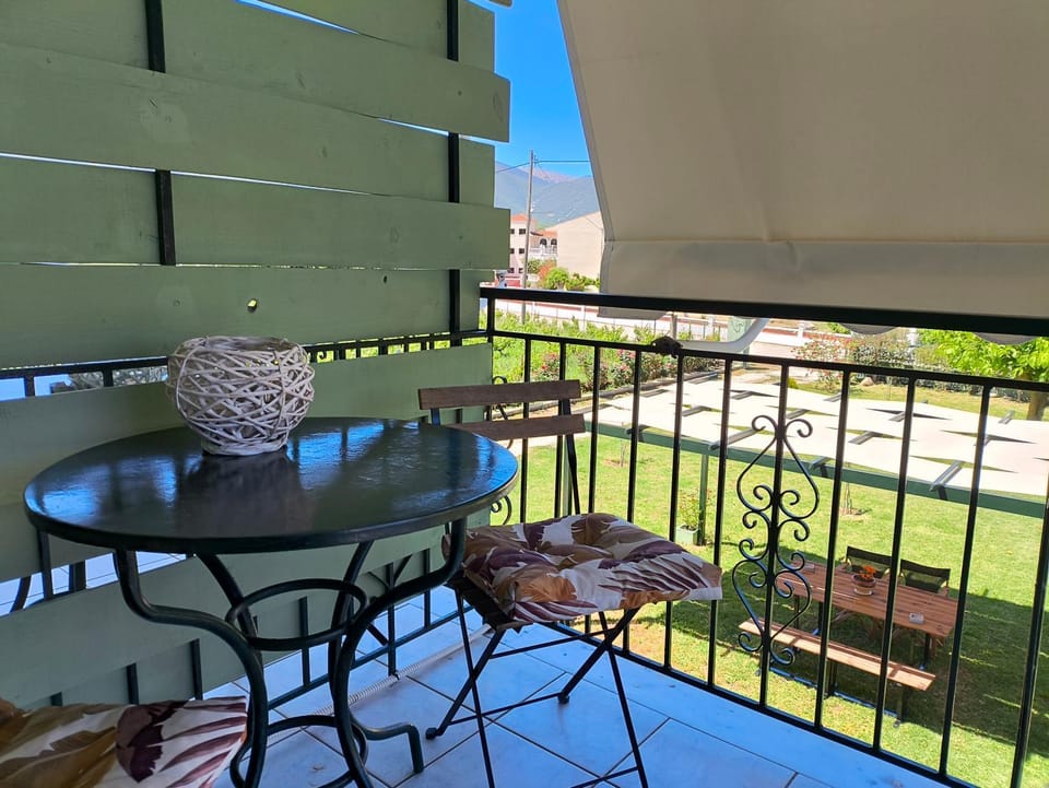 View (from property/room), Balcony/Terrace