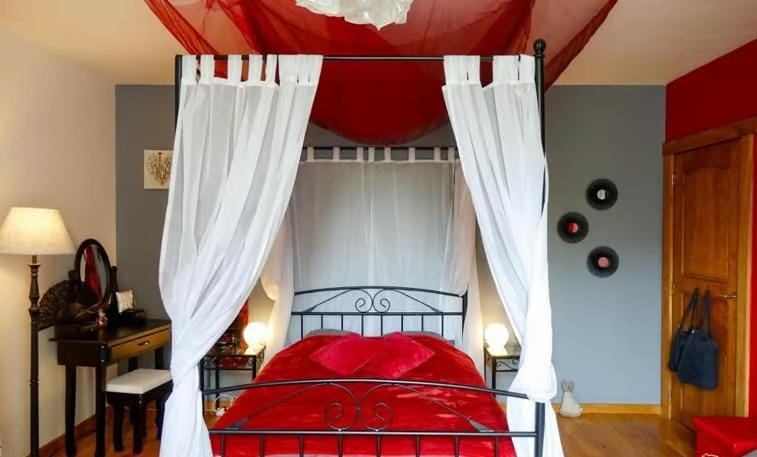 Gîte "L'échappée amoureuse et féérique" House in Wallonia, Belgium