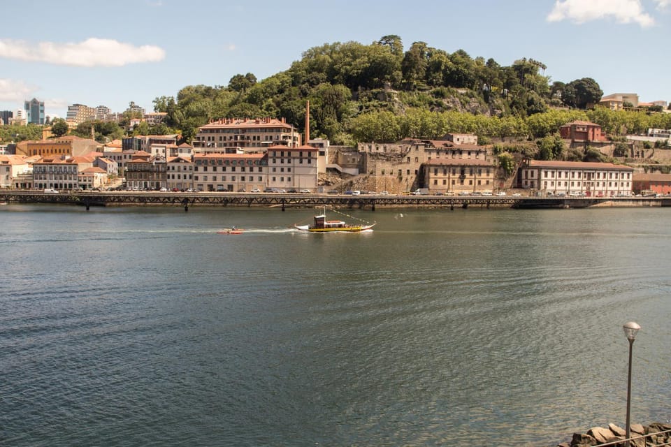 Neighbourhood, City view, River view