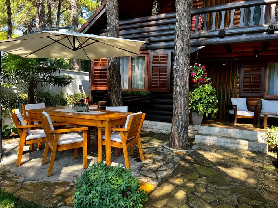 Vila Lulebore House in Montenegro