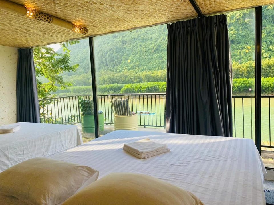 Bed, Natural landscape, View (from property/room), Balcony/Terrace, Photo of the whole room, Bedroom, Mountain view